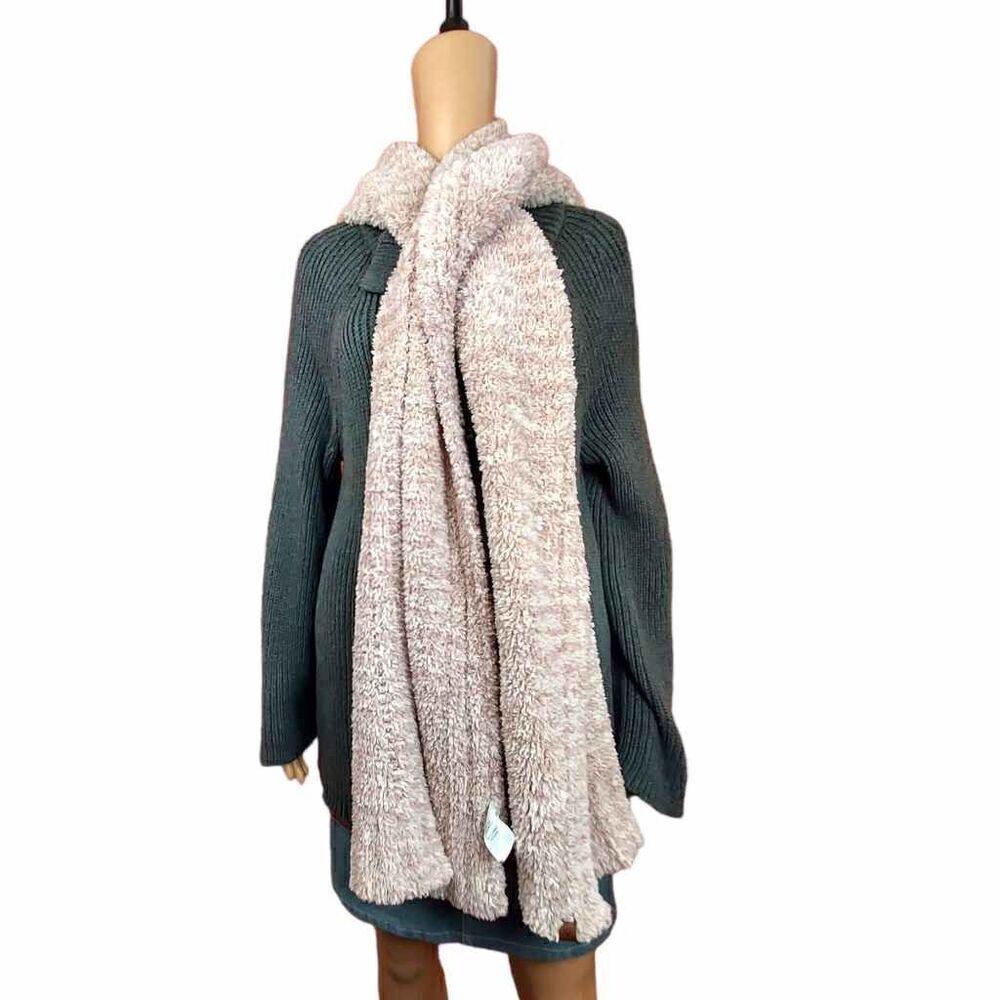 Aspen pink fluffy scarf